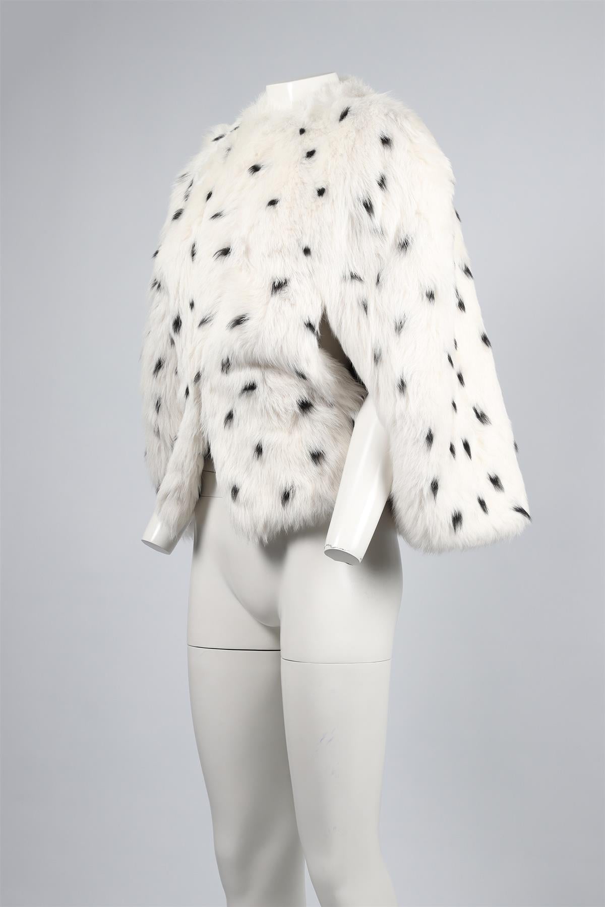 GUCCI WHITE SHEARLING CAPE IT 40 UK 8