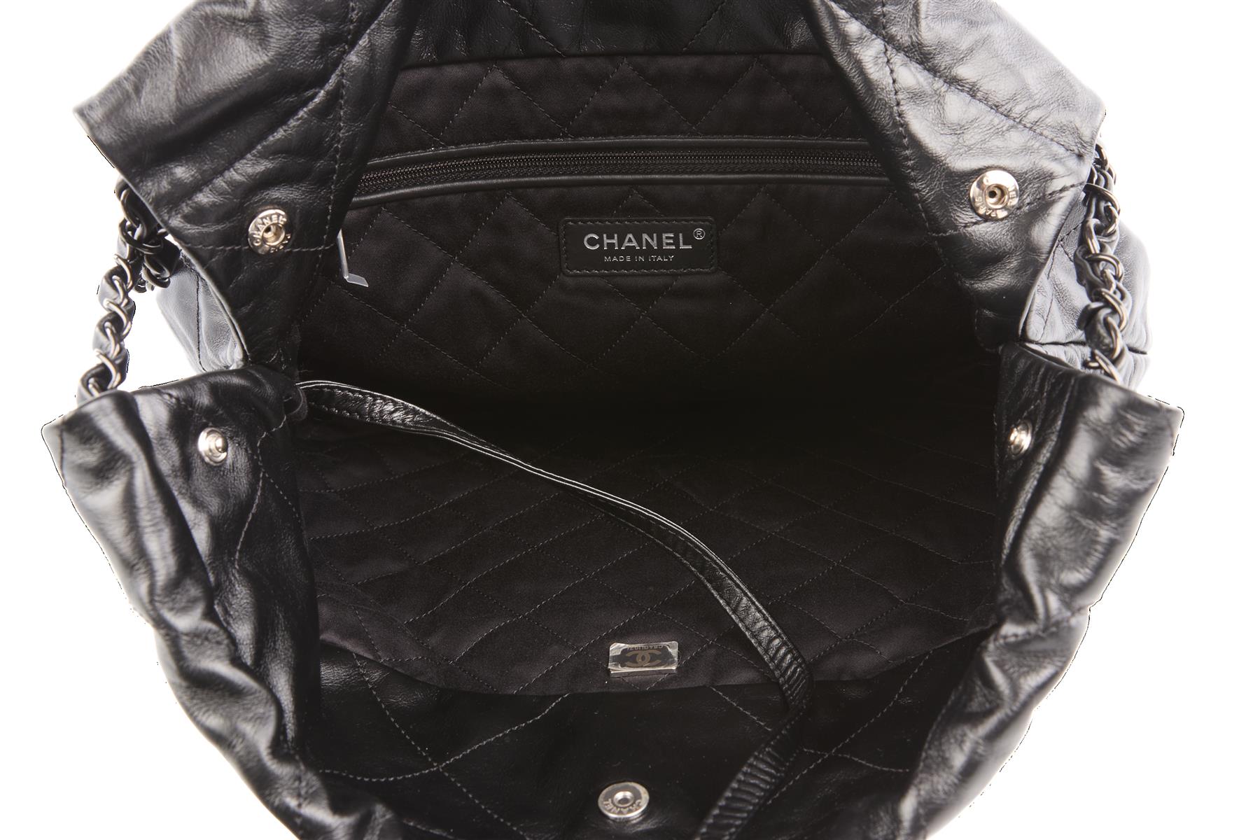 CHANEL BLACK 2022 22 SMALL SO BLACK LEATHER SHOULDER BAG