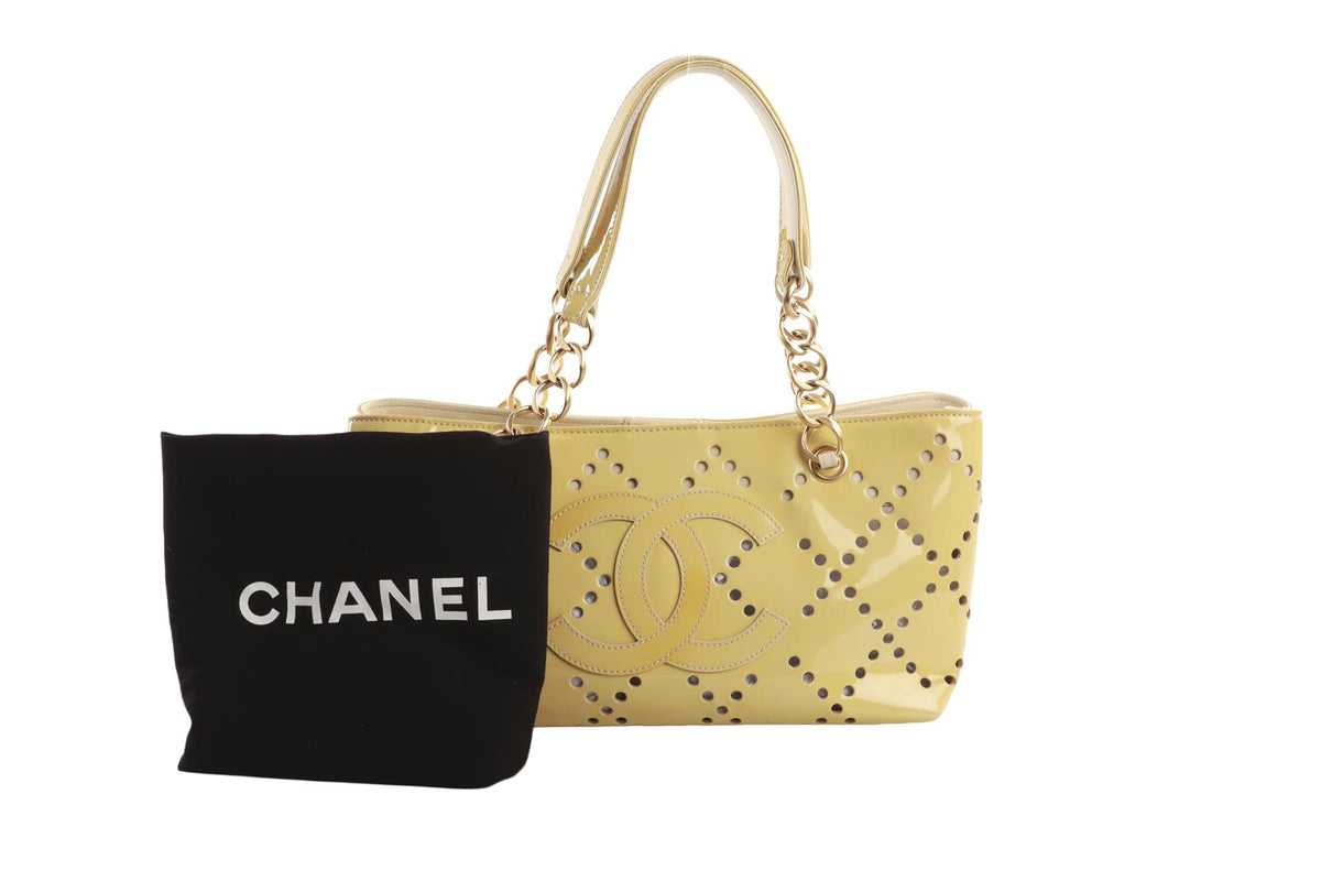 CHANEL YELLOW 2003-2004 CC PATENT LEATHER TOTE BAG