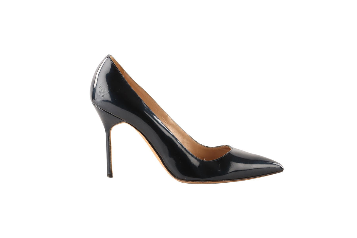 MANOLO BLAHNIK BLUE PATENT LEATHER PUMPS EU 38.5 UK 5.5 US 8.5