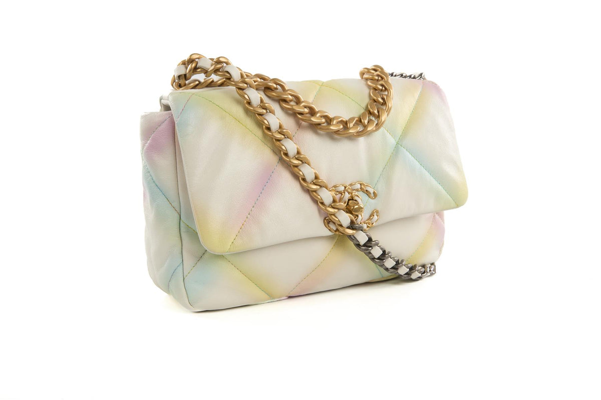 CHANEL MULTI 2022 19 SMALL QUILTED LEATHER SHOULDER BAG