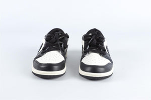 NIKE BLACK AND WHITE BOYS TRAINERS EU 27 UK 9.5 US 10