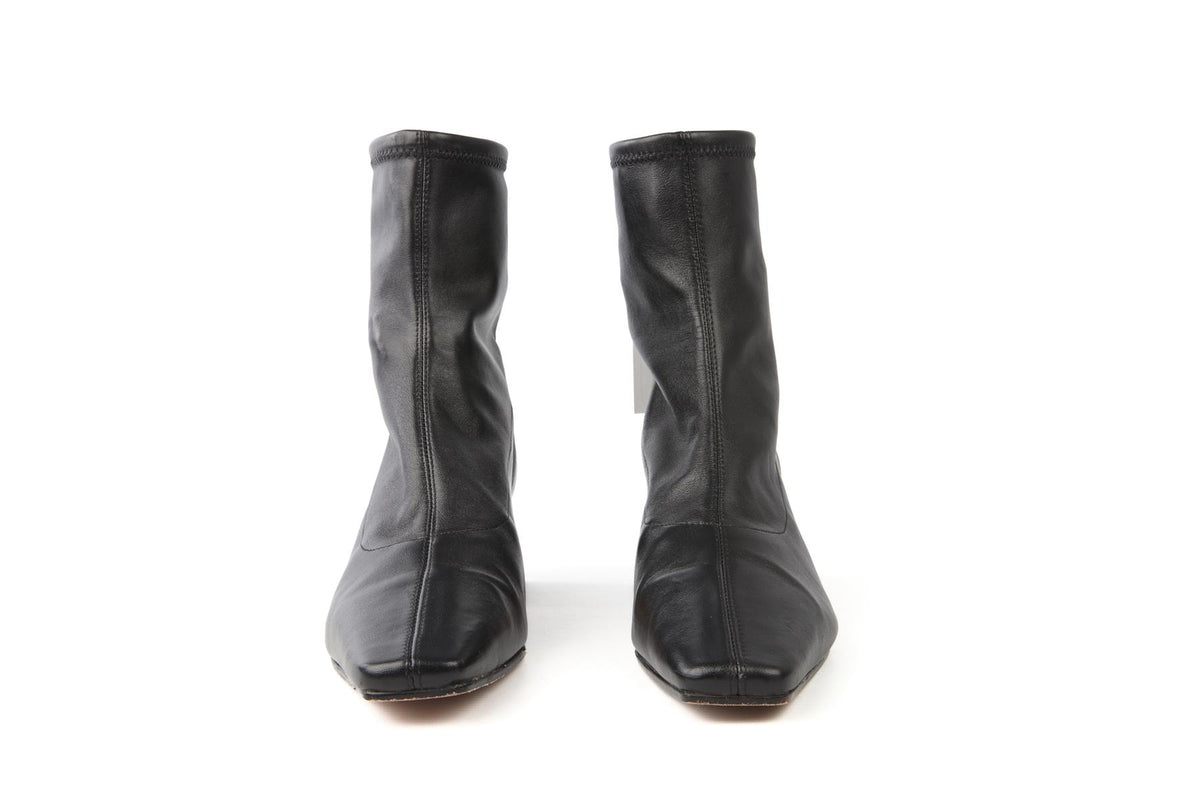 REFORMATION BLACK LEATHER ANKLE BOOTS US 7.5 UK 4.5 EU 37.5