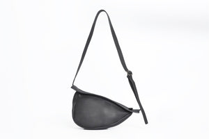 THE ROW BLACK SLOUCHY BANANA SMALL LEATHER SHOULDER BAG
