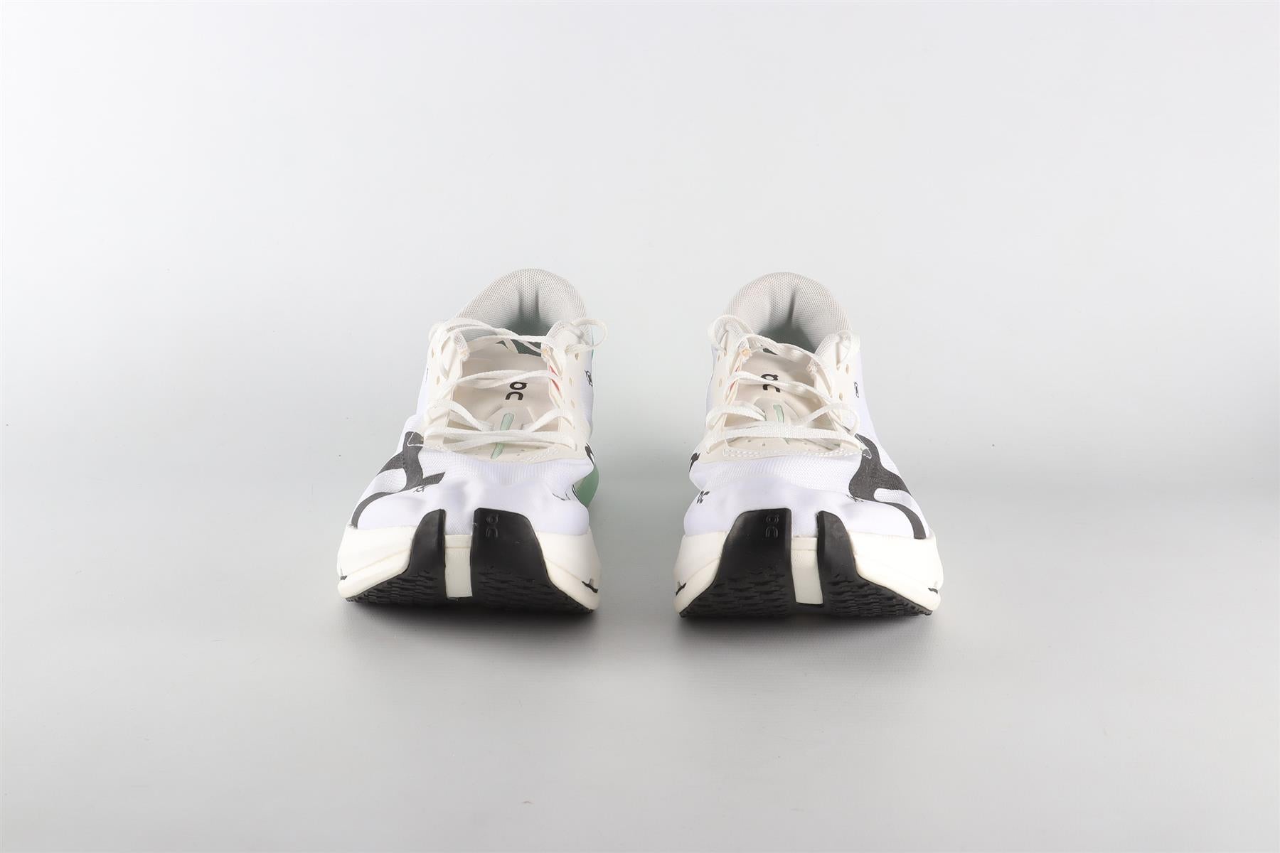 ON WHITE MEN'S MESH SNEAKERS UK 8.5