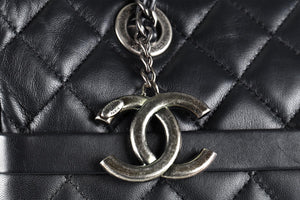 CHANEL BLACK 2014 SMALL QUILTED LEATHER TOTE BAG