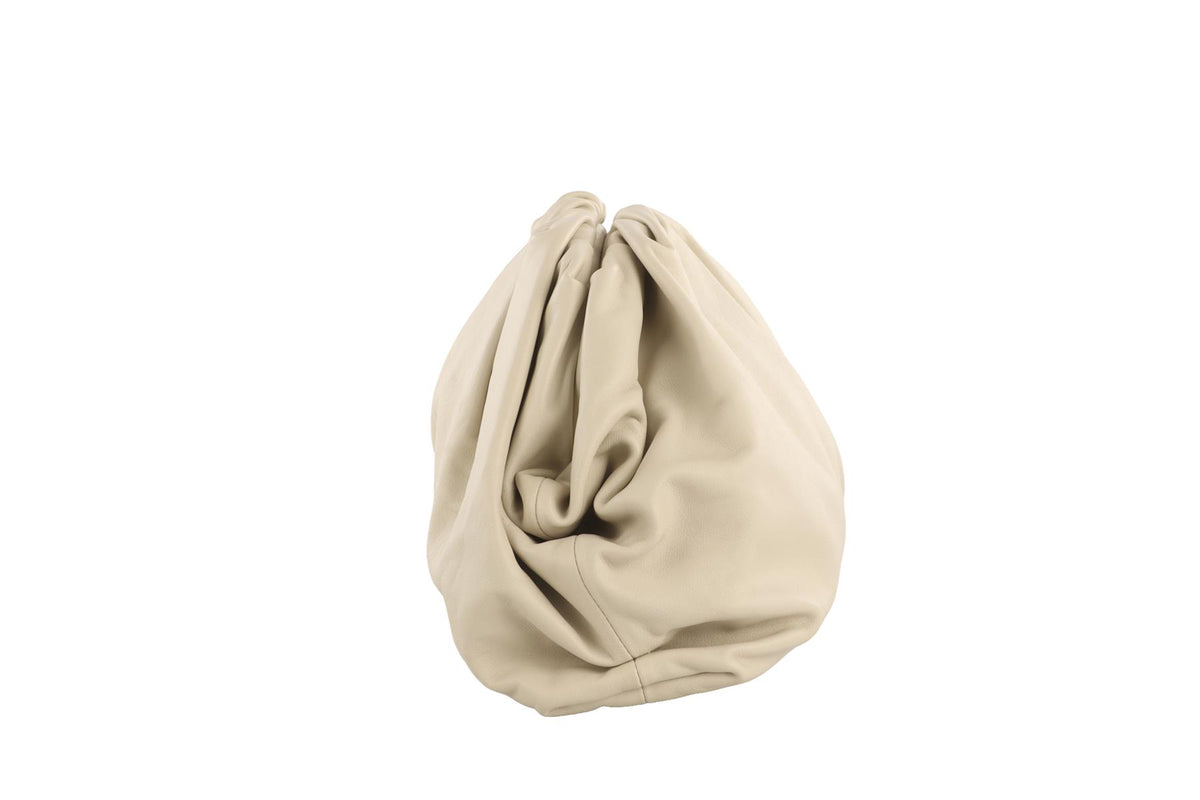 BOTTEGA VENETA ECRU POUCH LARGE LEATHER CLUTCH