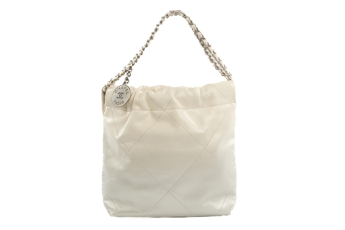 CHANEL 2023 WHITE 22 MINI QUILTED LEATHER SHOULDER BAG