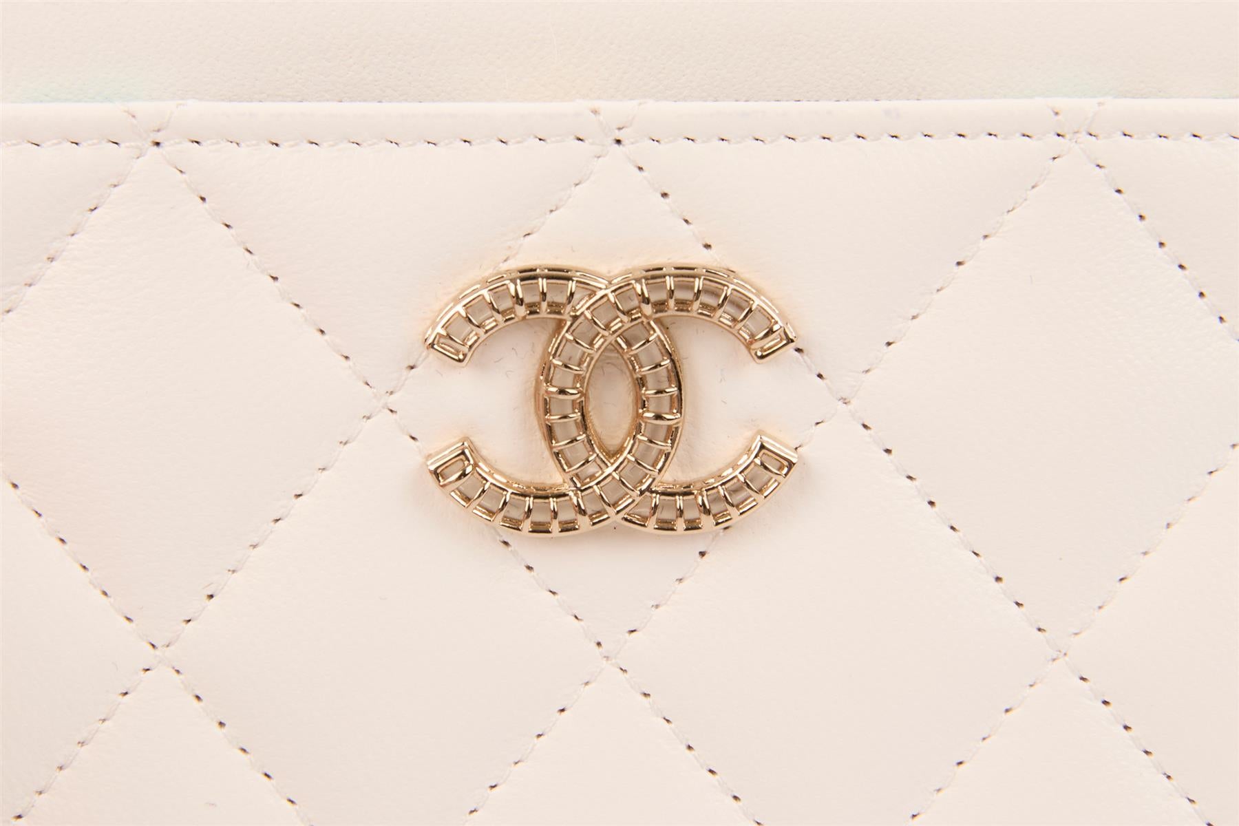 CHANEL WHITE 2025 CC QUILTED LEATHER CARD HOLDER