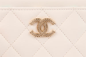 CHANEL WHITE 2025 CC QUILTED LEATHER CARD HOLDER