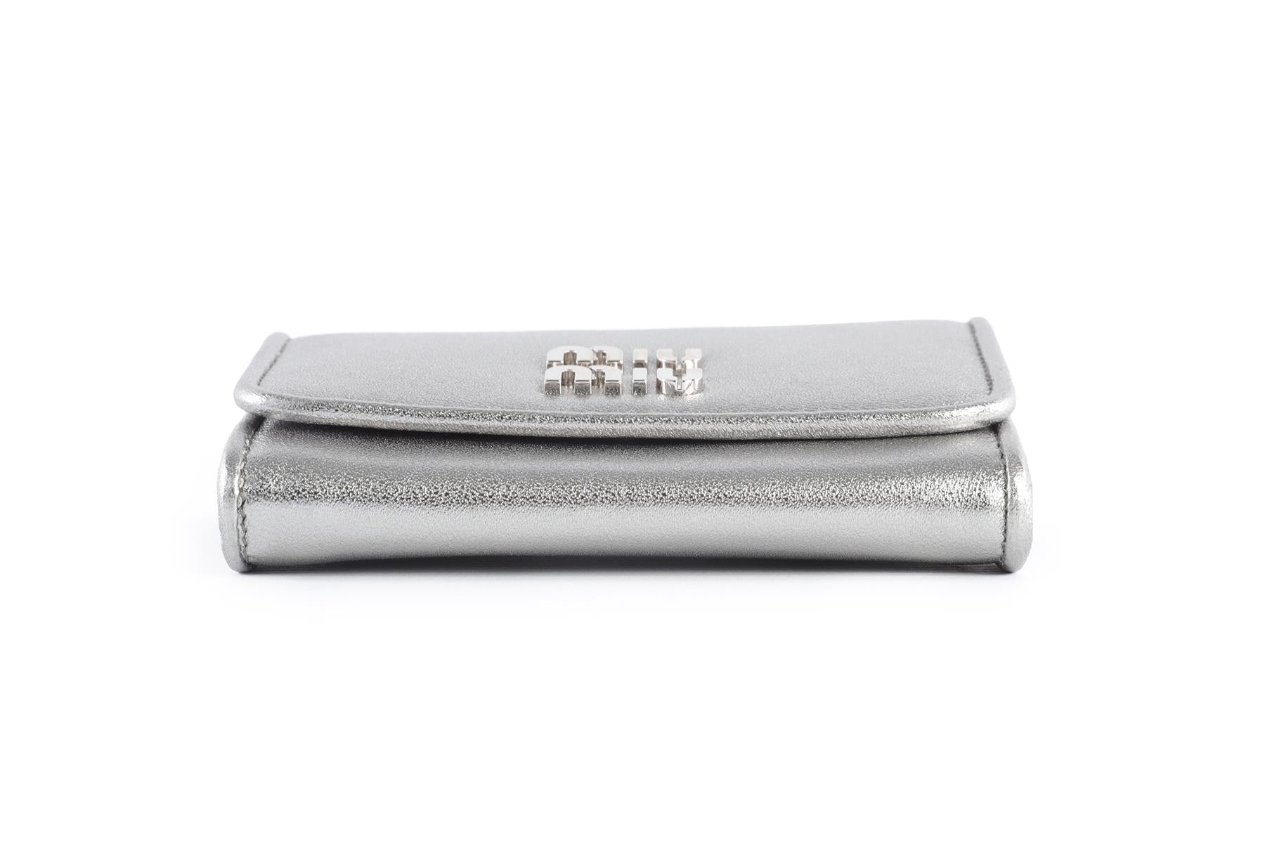 MIU MIU SILVER LEATHER WALLET ON CHAIN