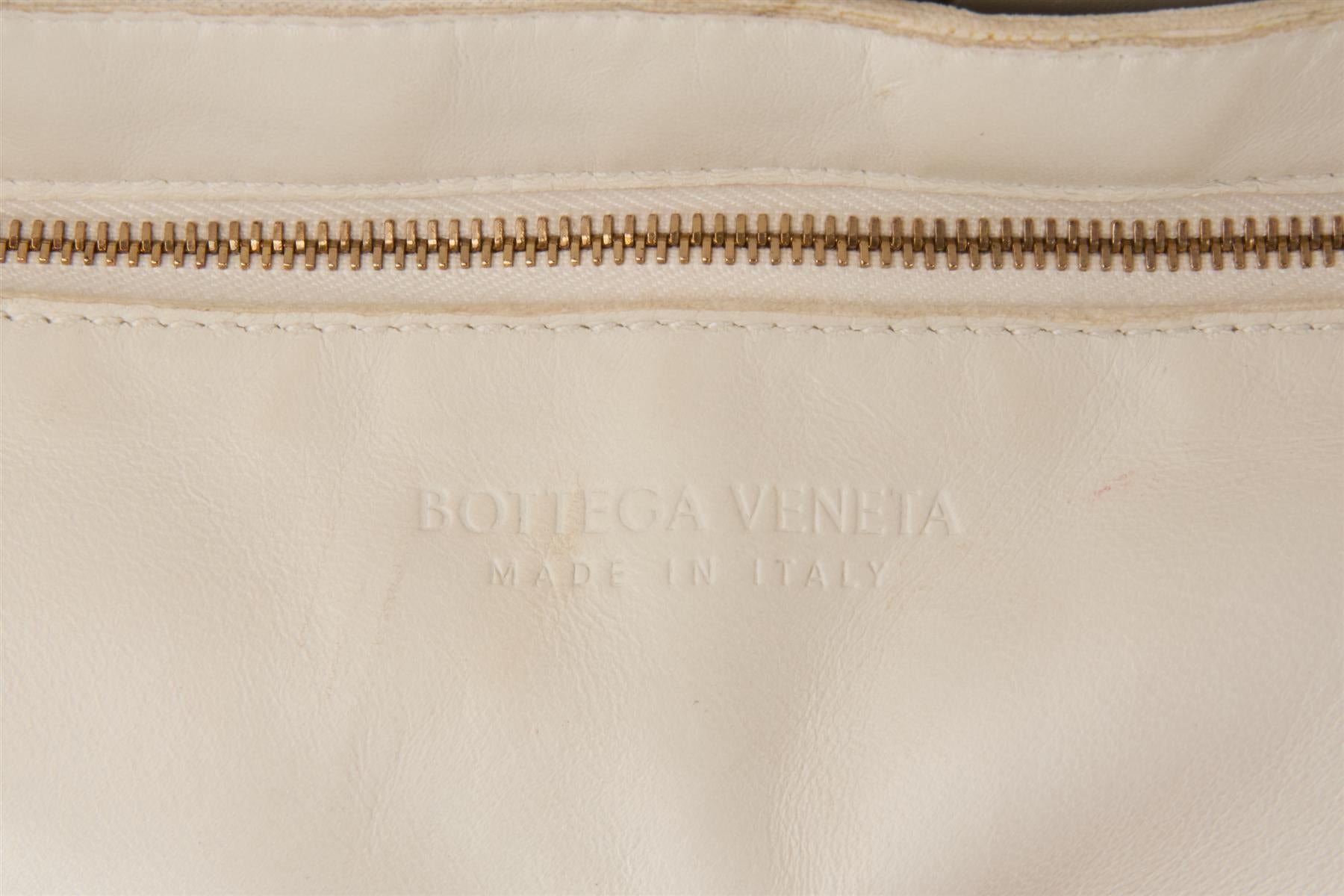 BOTTEGA VENETA WHITE CASSETTE SMALL INTRECCIATO LEATHER SHOULDER BAG