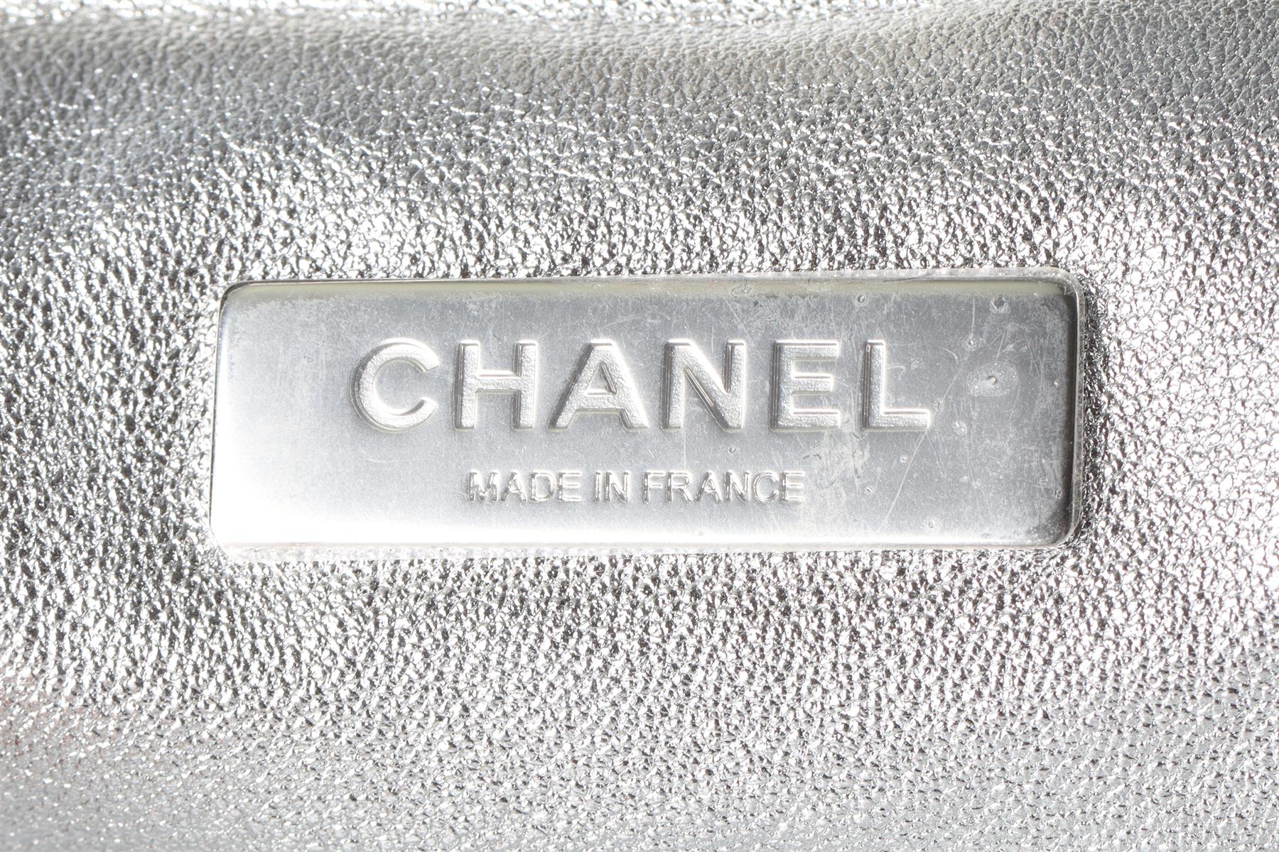 CHANEL SILVER 2023 CRYSTAL AND MESH CLUTCH WITH CHAIN
