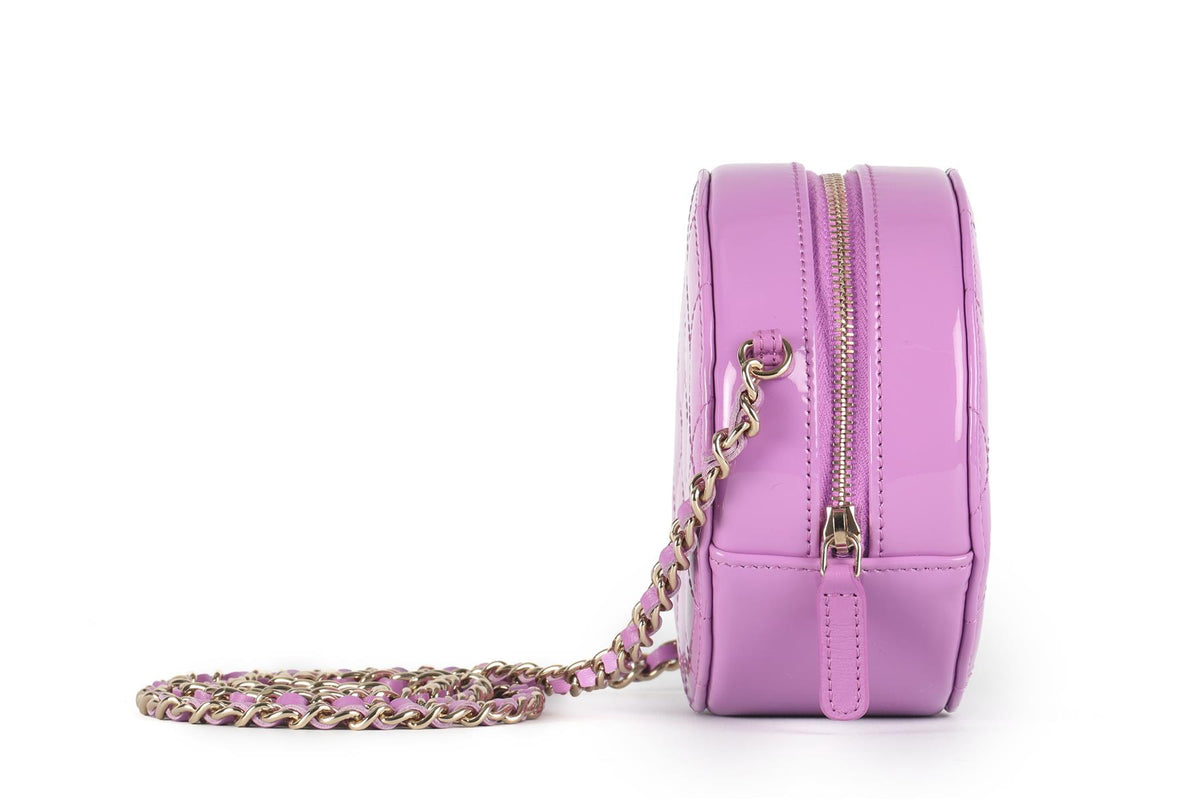 CHANEL PURPLE 2019 ROUND QUILTED PATENT LEATHER SHOULDER BAG