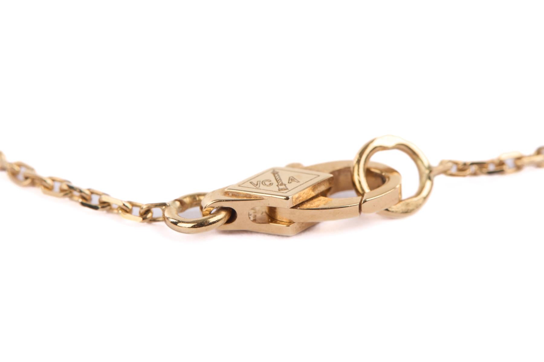 VAN CLEEF & ARPELS SWEET ALHAMBRA 18K YELLOW GOLD AND MOTHER OF PEARL NECKLACE