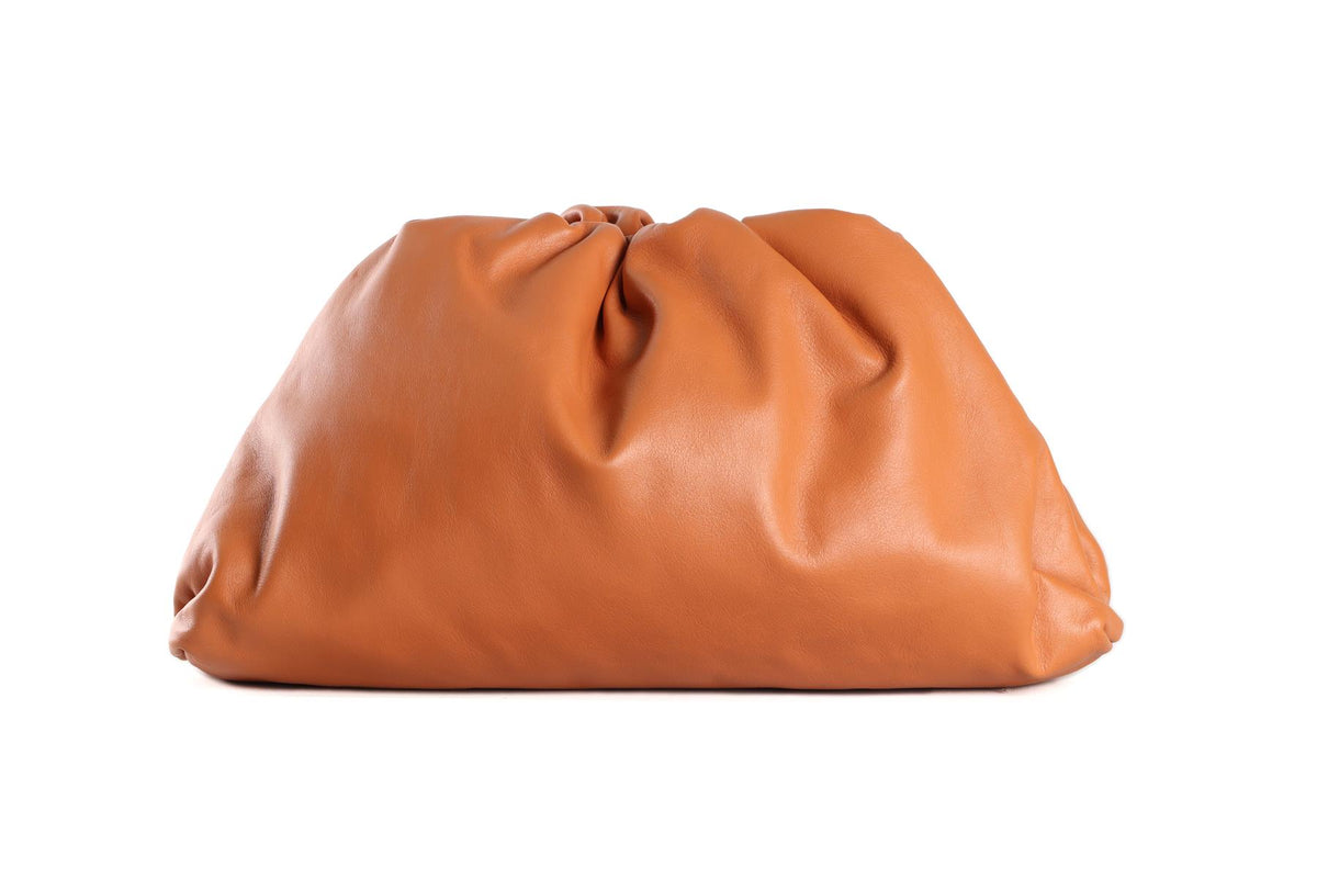BOTTEGA VENETA TAN POUCH LARGE LEATHER CLUTCH