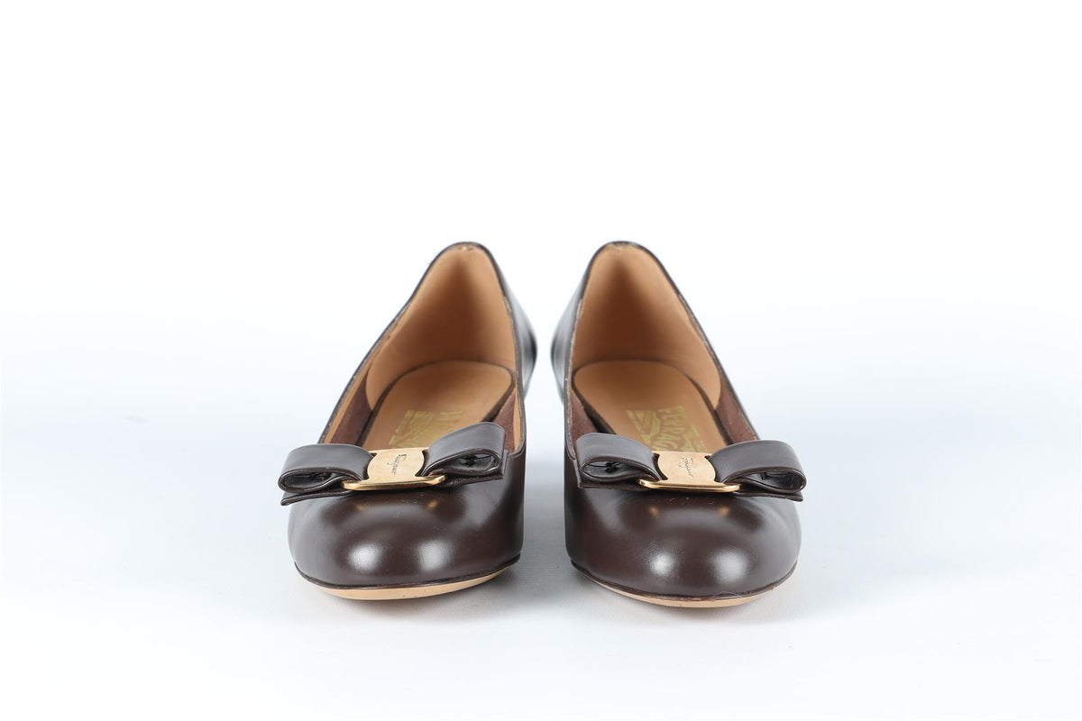 SALVATORE FERRAGAMO BROWN LEATHER PUMPS US 6.5 UK 3.5 EU 36.5