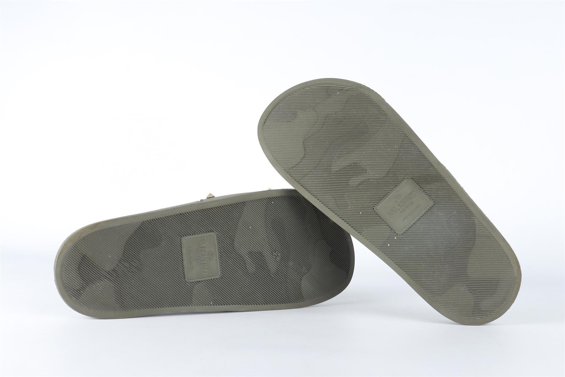 VALENTINO GARAVANI GREEN ROCKSTUD RUBBER SLIDES EU 38 UK 5 US 8