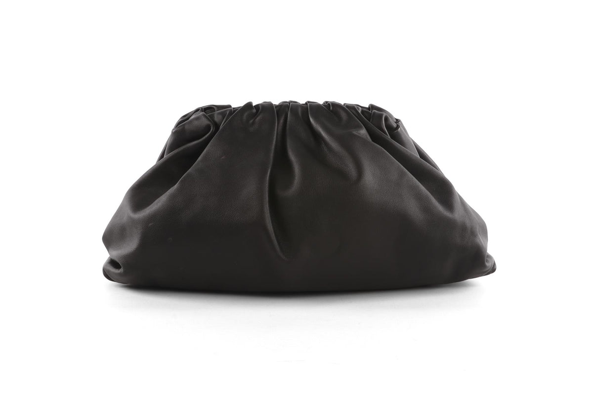 BOTTEGA VENETA BLACK POUCH LEATHER CLUTCH