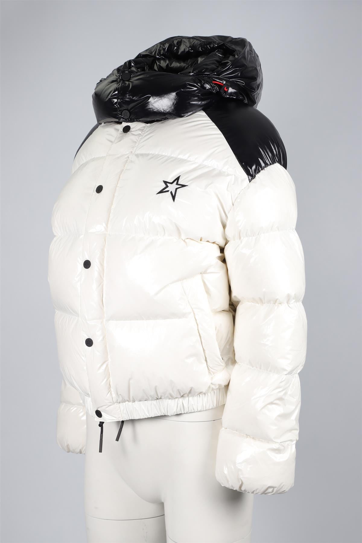 PERFECT MOMENT WHITE PADDED DOWN JACKET MEDIUM