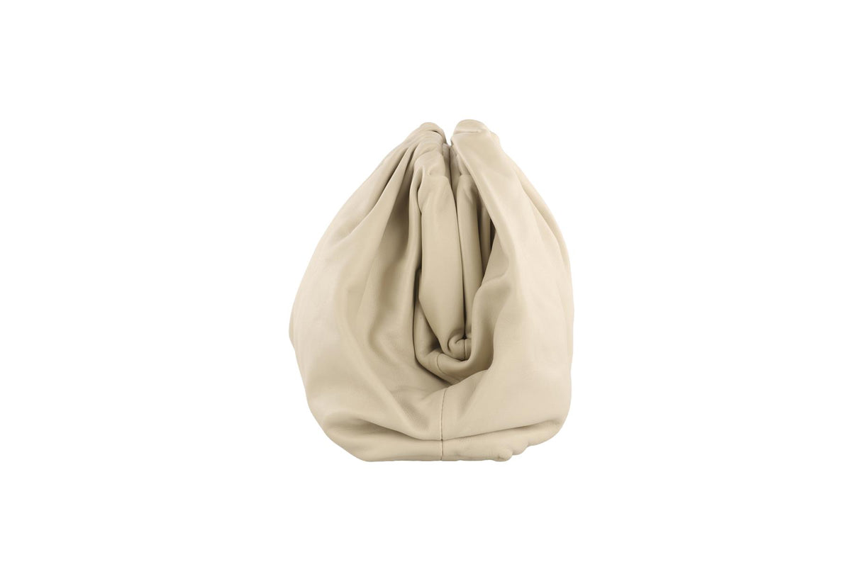 BOTTEGA VENETA ECRU POUCH LARGE LEATHER CLUTCH