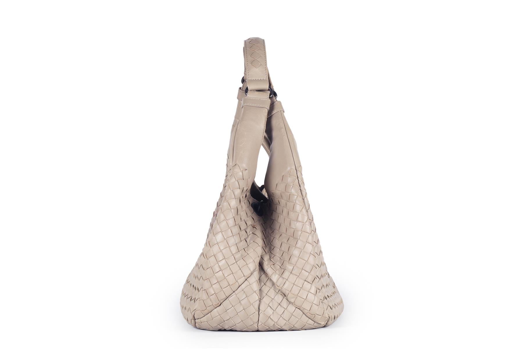 BOTTEGA VENETA GREY CAMPANA MEDIUM INTRECCIATO LEATHER SHOULDER BAG