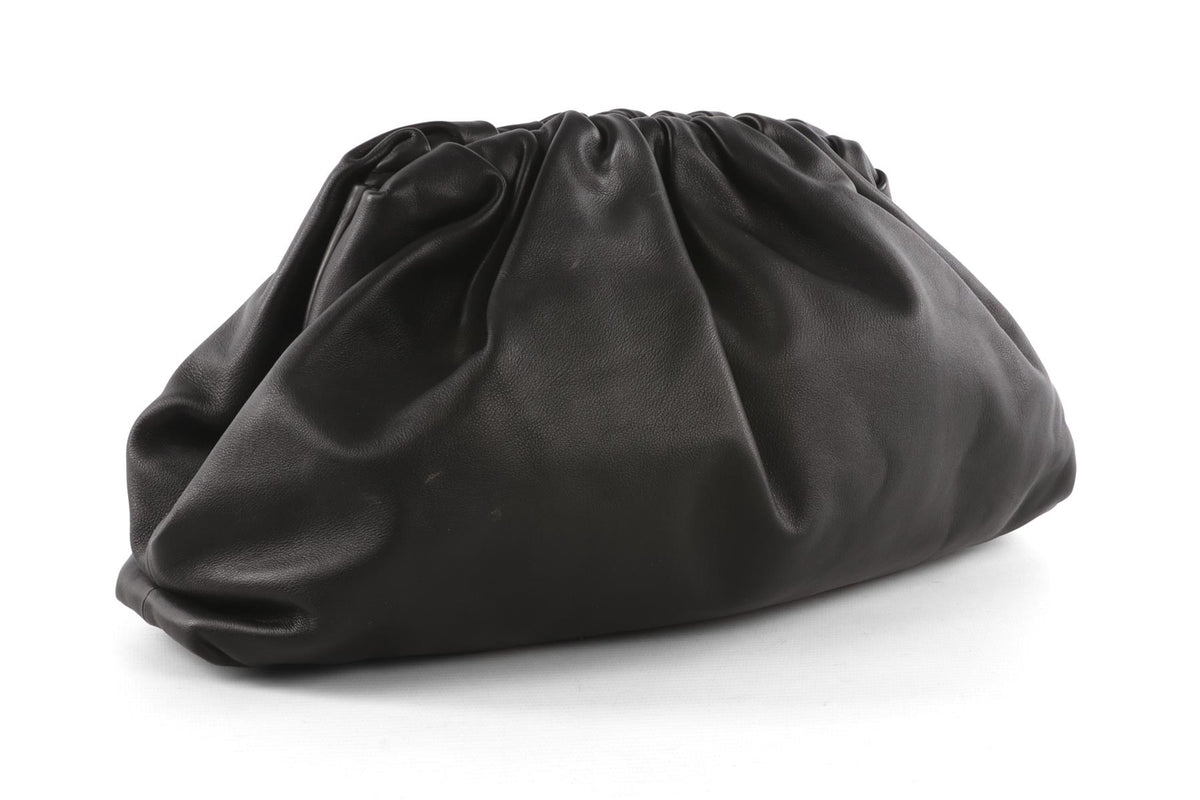 BOTTEGA VENETA BLACK POUCH LEATHER CLUTCH