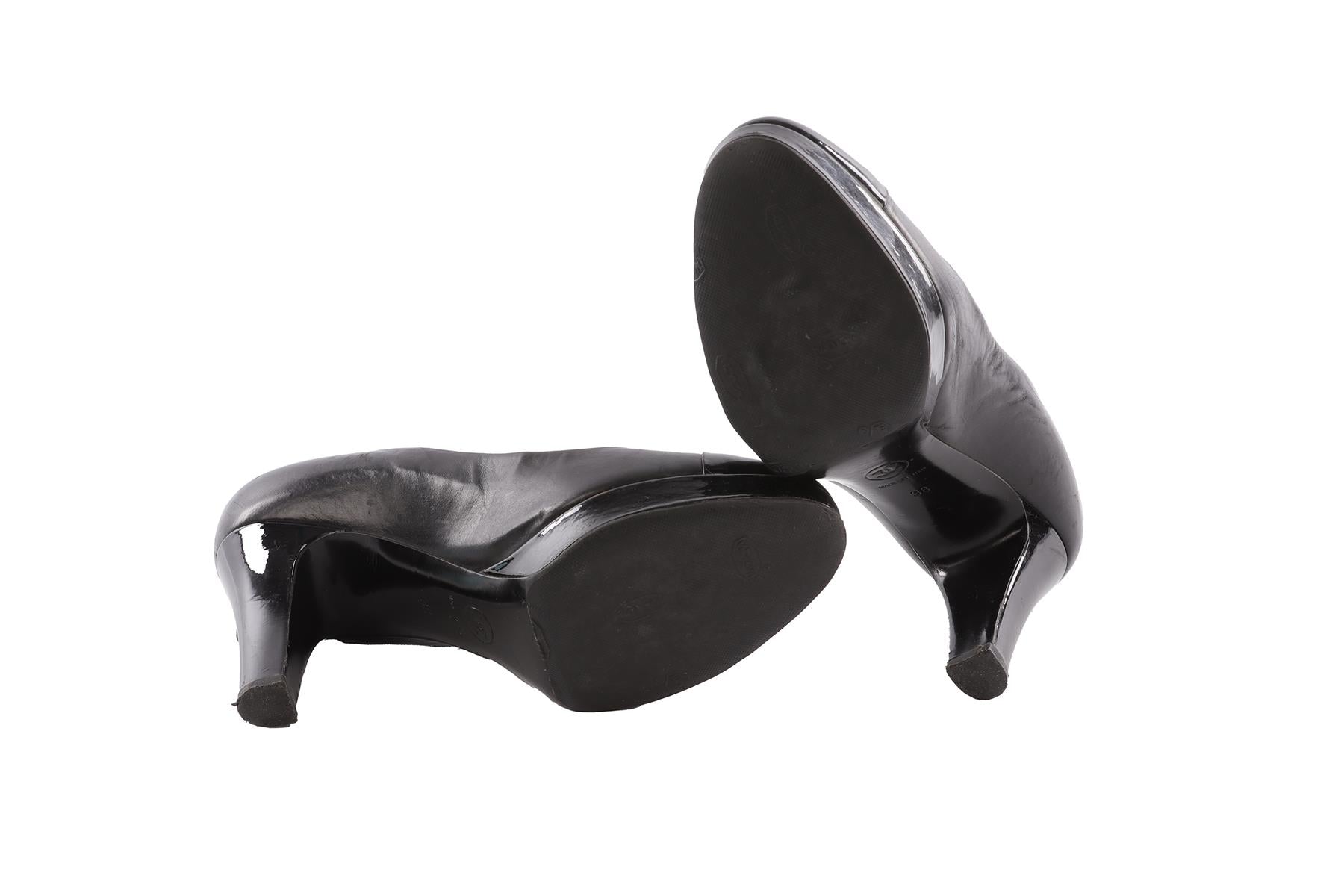 CHANEL BLACK 2011 LEATHER PLATFORM PUMPS EU 38