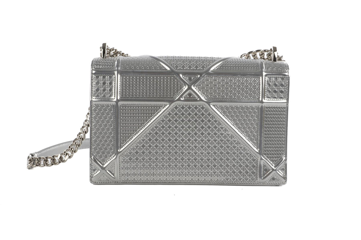 SILVER DIORAMA MEDIUM MICROCANNAGE LEATHER SHOULDER BAG