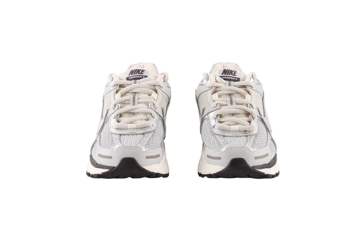NIKE SILVER ZOOM VOMERO 5 METALLIC SILVER SNEAKERS EU 39 UK 5.5 US 8