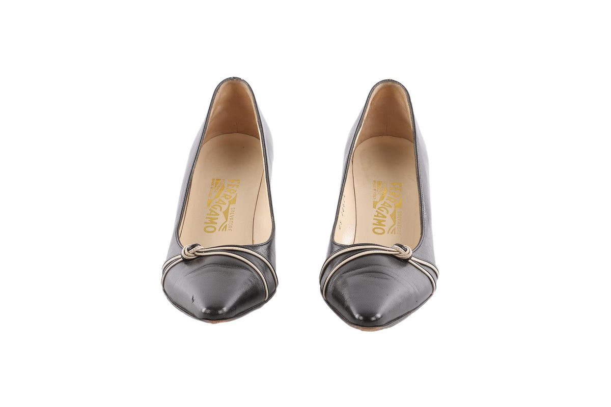 SALVATORE FERRAGAMO BLACK VINTAGE LEATHER PUMPS
