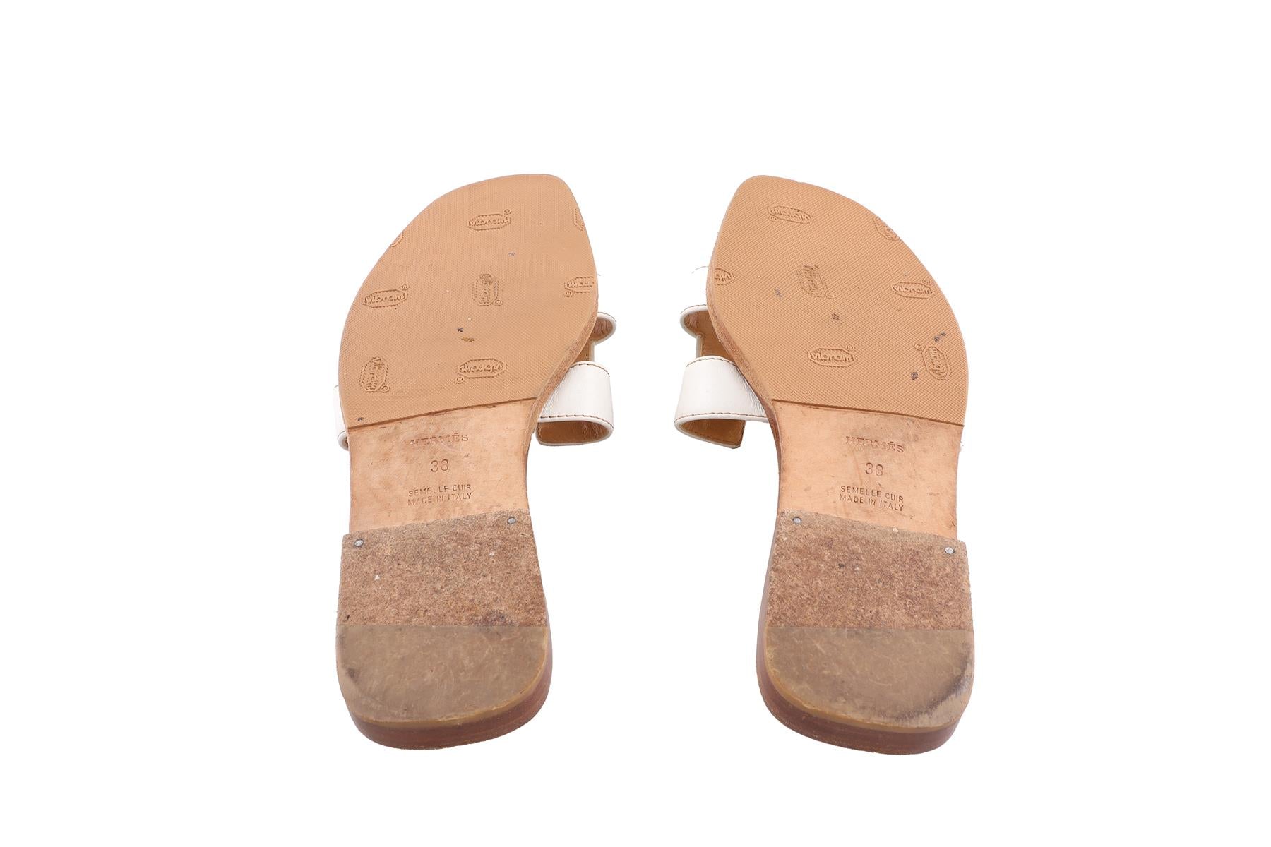 HERMÈS WHITE ORAN LEATHER SANDALS EU 38