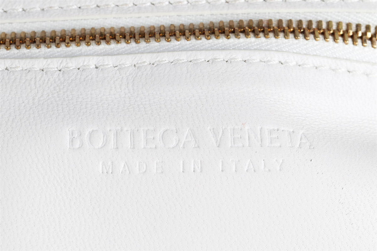 BOTTEGA VENETA WHITE THE CHAIN CASSETTE INTRECCIATO LEATHER SHOULDER BAG