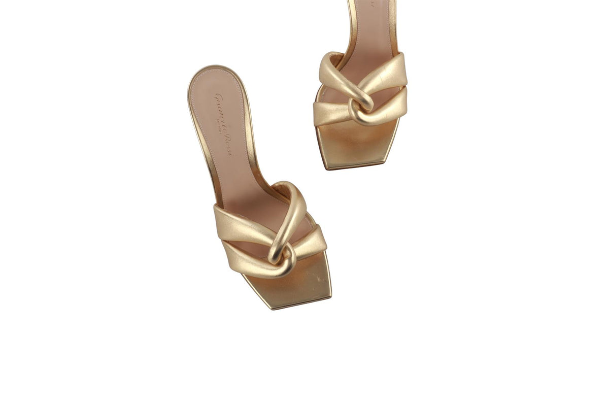 GOLD LEATHER SANDALS