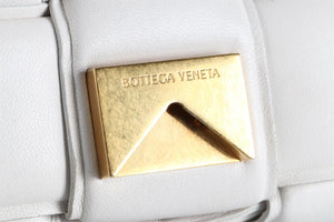 BOTTEGA VENETA WHITE THE CHAIN CASSETTE INTRECCIATO LEATHER SHOULDER BAG