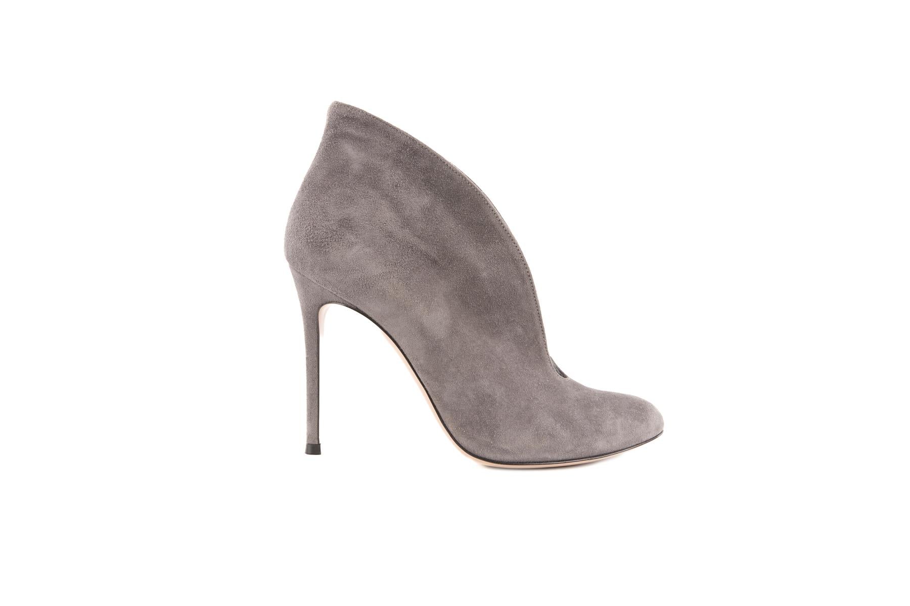 GIANVITO ROSSI GREY SUEDE ANKLE BOOTS EU 38 UK 5 US 8