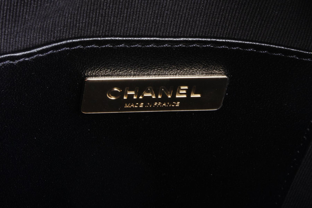 CHANEL BLACK 2024 STAR QUILTED LEATHER SHOULDER BAG