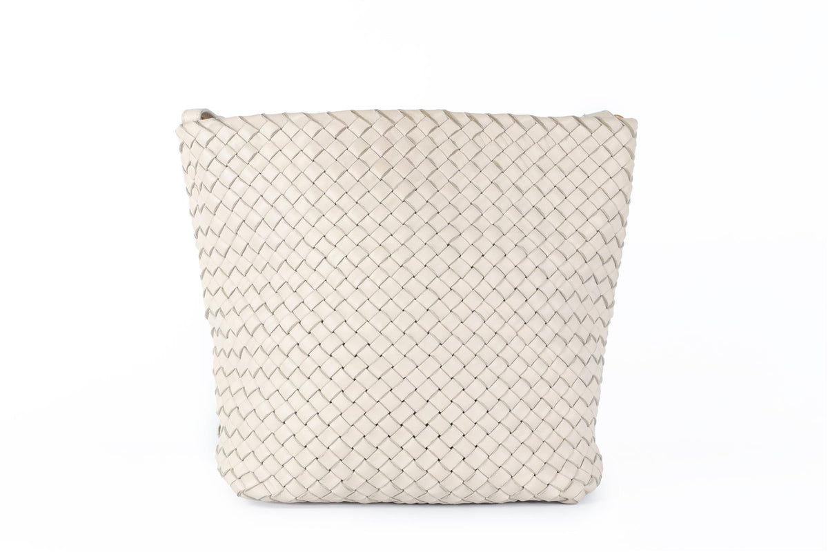 BOTTEGA VENETA ECRU INTRECCIATO LEATHER BUCKET BAG
