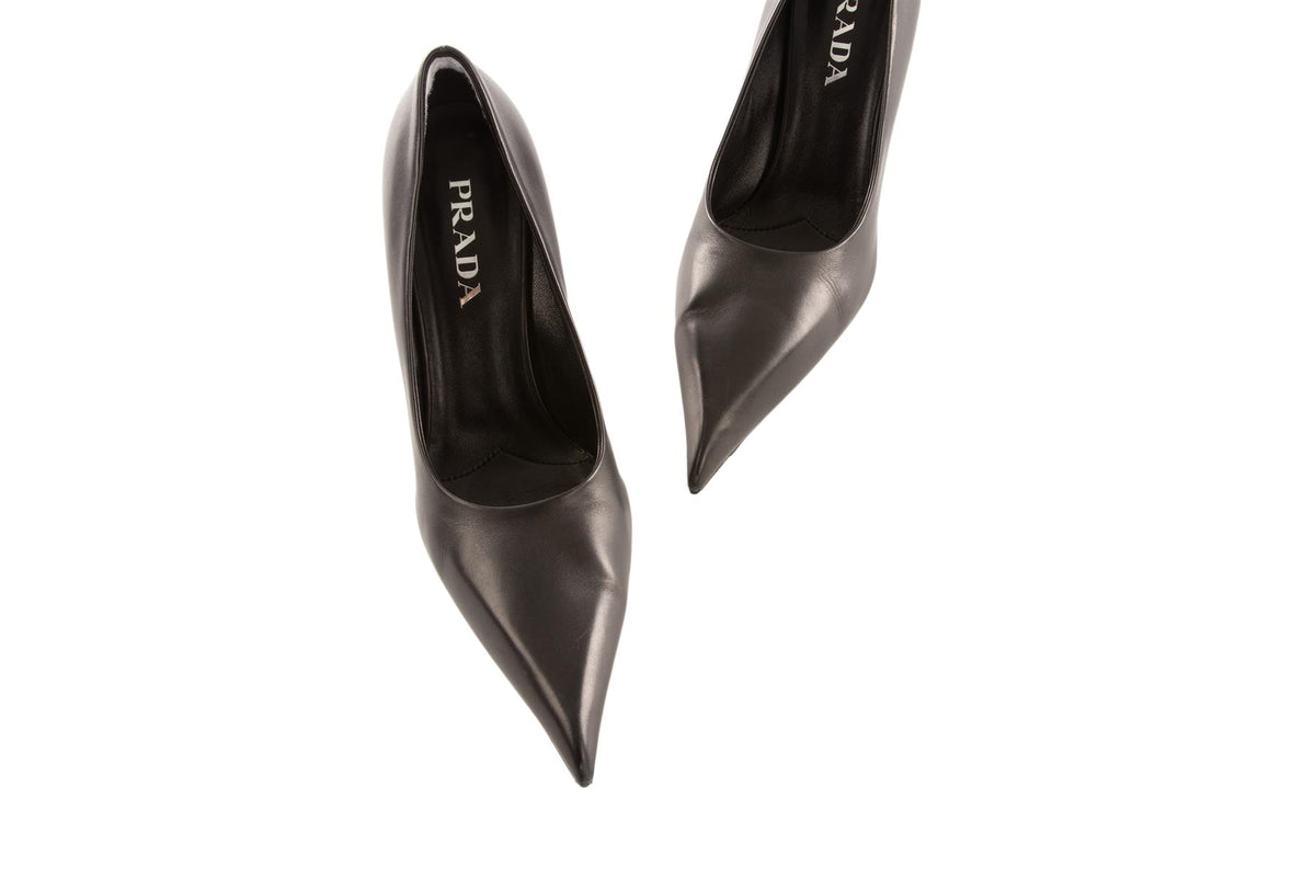 PRADA BLACK LEATHER PUMPS EU 39