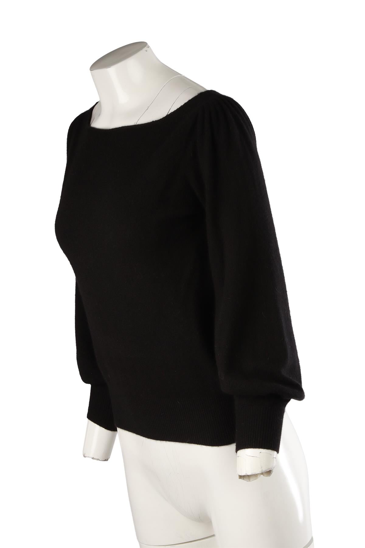 BLACK CASHMERE SWEATER