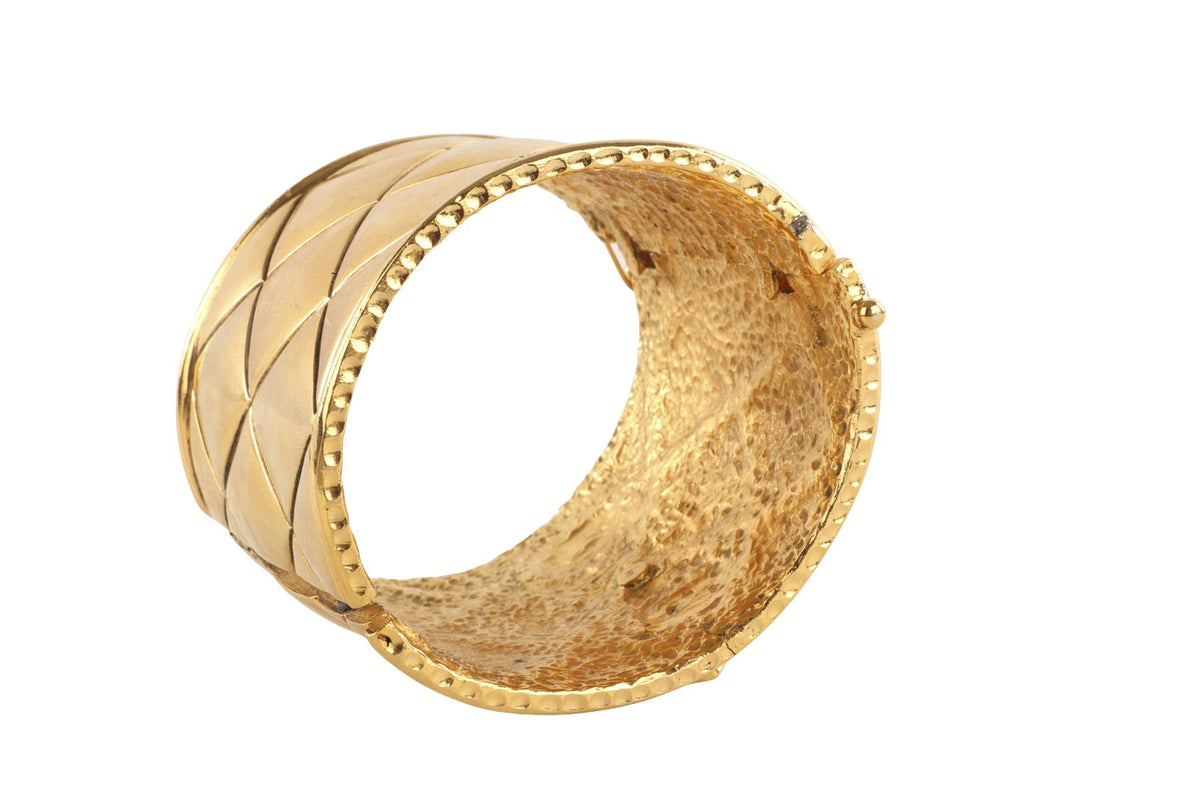 CHANEL GOLD 1990-1991 LION GOLD TONE CUFF