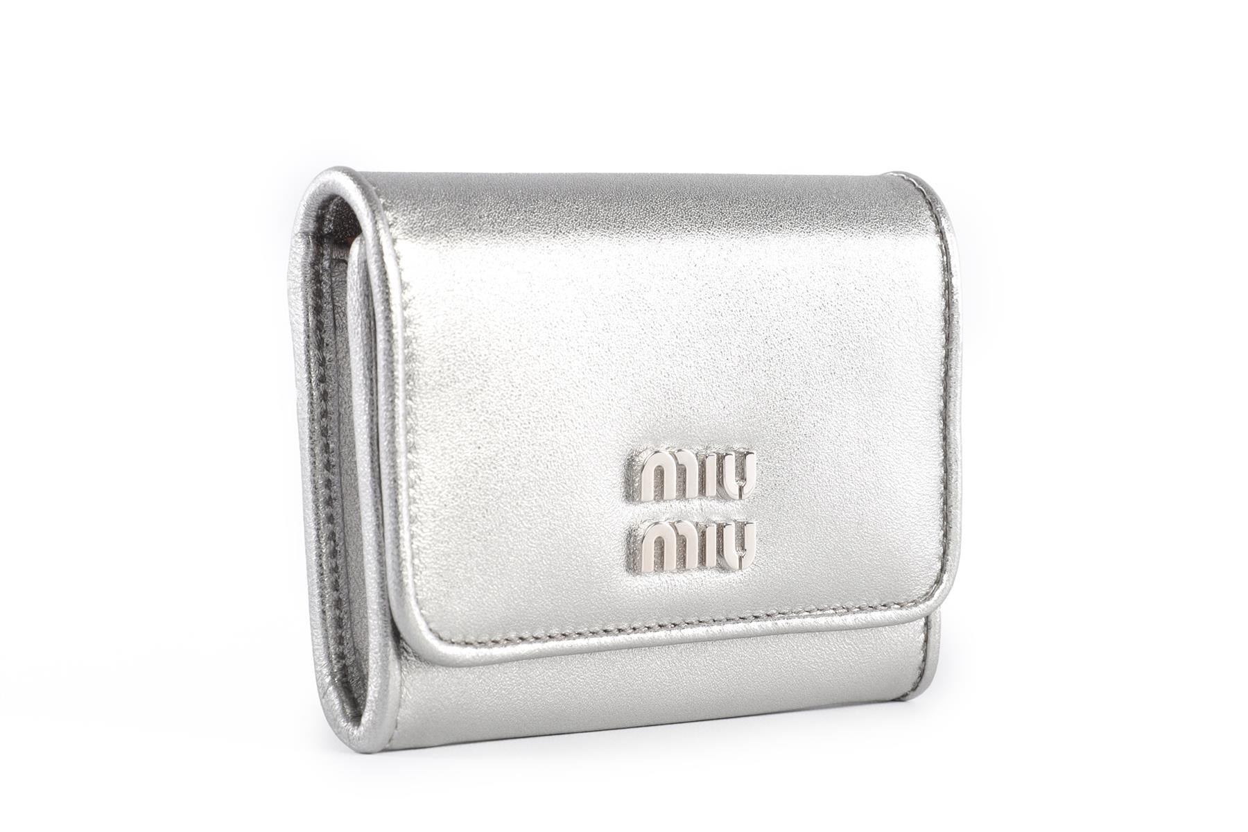 MIU MIU SILVER LEATHER WALLET ON CHAIN