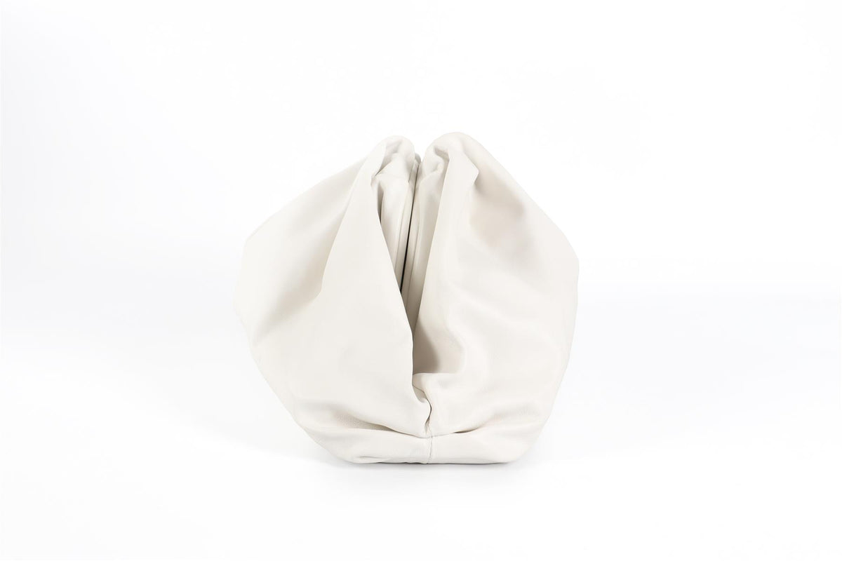 BOTTEGA VENETA WHITE POUCH LARGE LEATHER CLUTCH