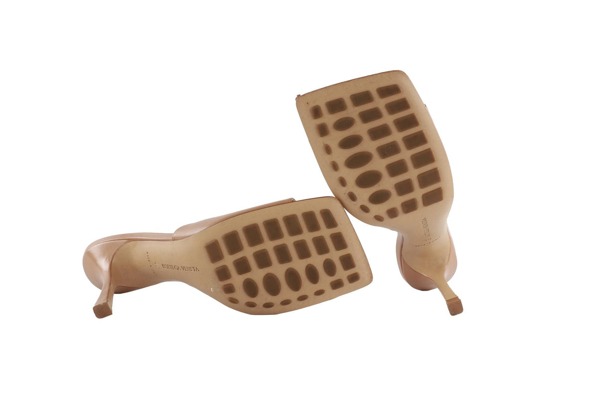 BOTTEGA VENETA TAN LEATHER MULES EU 40 UK 7 US 10