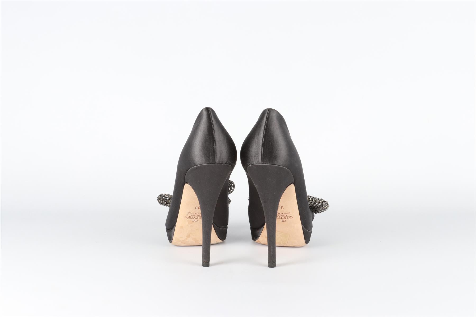 VALENTINO GARAVANI GREY CRYSTAL AND SATIN PUMPS EU 38 UK 5 US 8