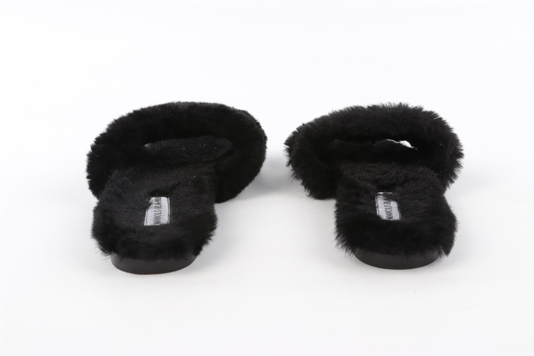 MANOLO BLAHNIK BLACK SHEARLING SLIDES EU 38 UK 5 US 8