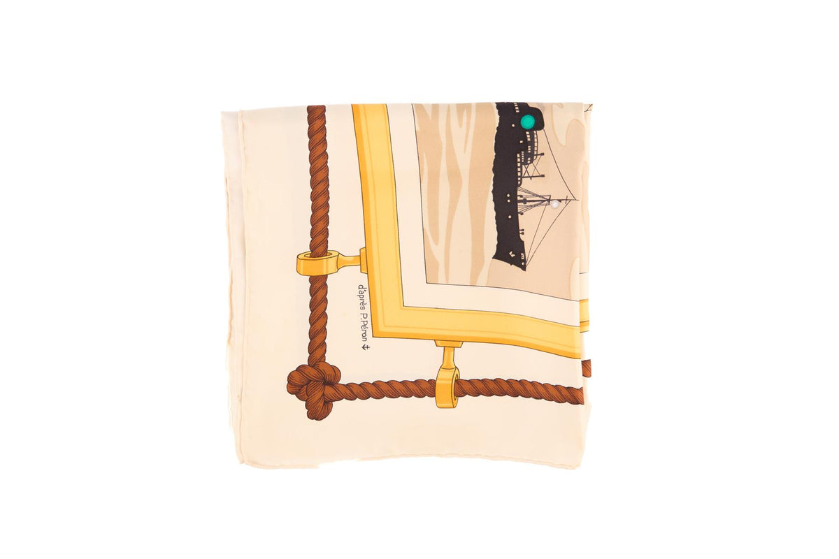 HERMÈS BEIGE FEUX DE ROUTE APERÇUS LA NUIT, EN MER SILK SCARF