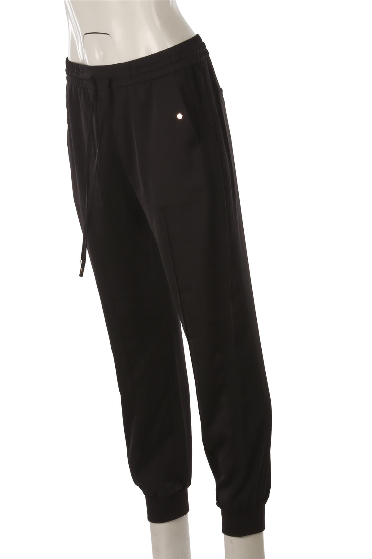 BLACK CREPE TAPERED PANTS
