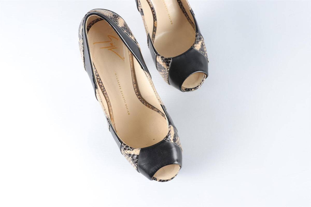GIUSEPPE ZANOTTI BLACK PATENT LEATHER PUMPS EU 38.5 UK 5.5