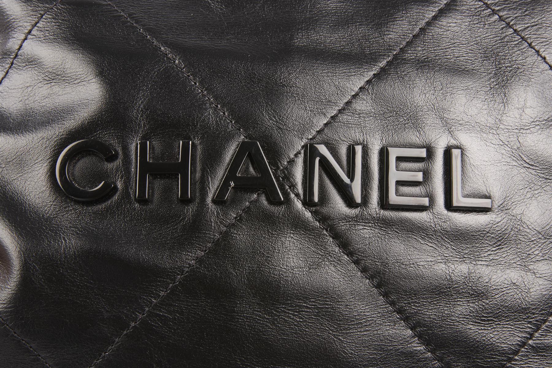 CHANEL BLACK 2022 22 SMALL SO BLACK LEATHER SHOULDER BAG